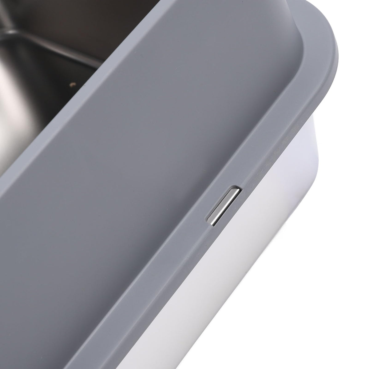 Stainless Steel Enclosed Litter Box with Lid W6761